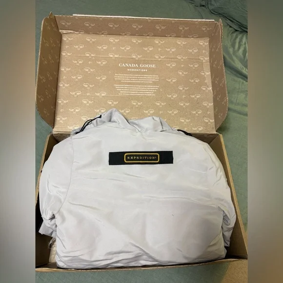 Canada Goose Women's Parka in Moonstone Grey - Picture 11 of 13